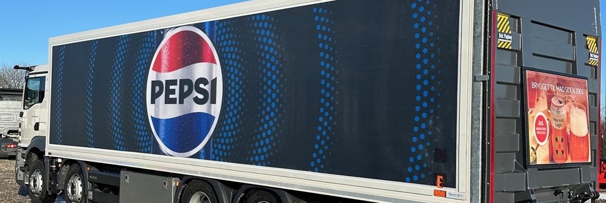 Så ruller det nye Nyt Pepsi logo på Royal Unibrew latbilerne
