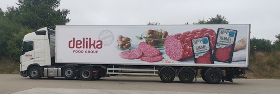 Flexsign har leveret nye flotte reklamer til Delika Food Group lastbiler